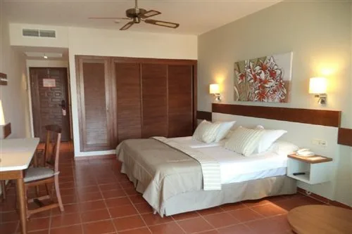 غرفة بسرير مزدوج أو سريرين منفصلين بإطلالة على البحر، Tui Magic Life Fuerteventura 1/1