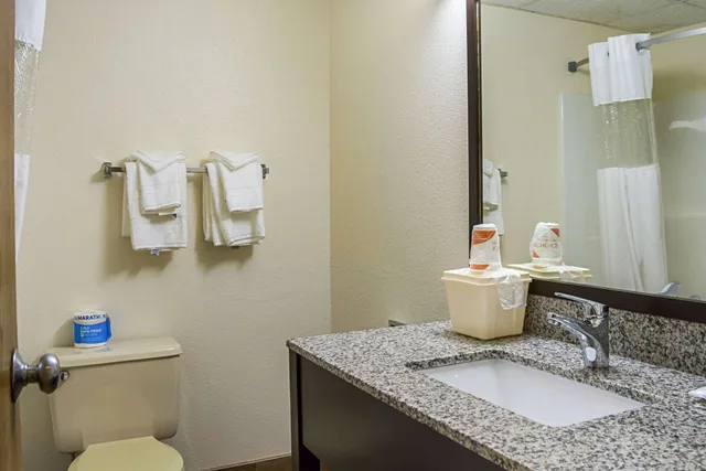 جناح بسرير كينج، Quality Inn & Suites Clackamas - Portland 7/7