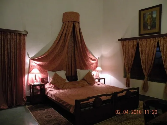جناح بسرير مزدوج، Bhanwar Vilas Palace 3/4
