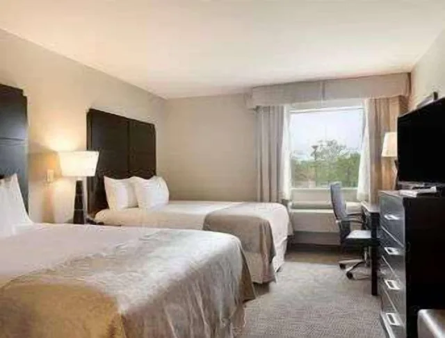 غرفة بزنس بسريرين كوين، Baymont by Wyndham College Station 2/10