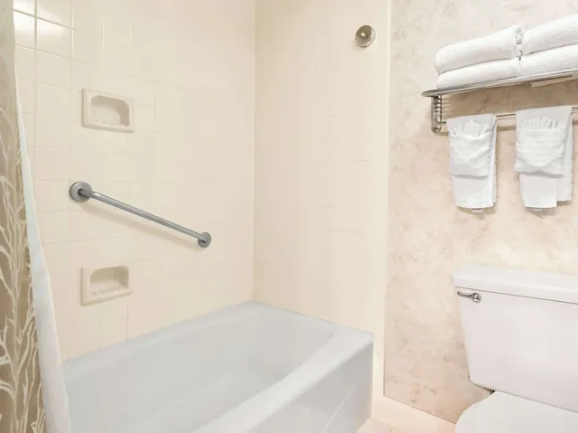 جناح ديلوكس كبير بسريرين كوين، Best Western Potomac Mills 3/4