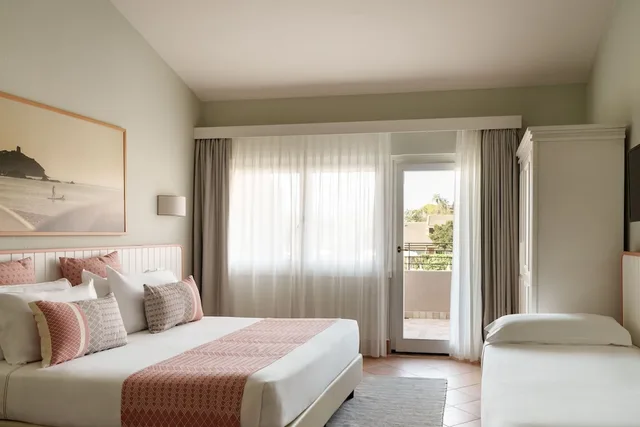 Plus, Classic, Double Bed, Balcony، Chia Laguna - Hotel Village 2/8