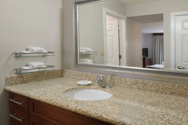 جناح سوبيريور بسرير كينج وسرير كوين بغرفتي نوم، Sonesta Es Suites Albuquerque 2/2
