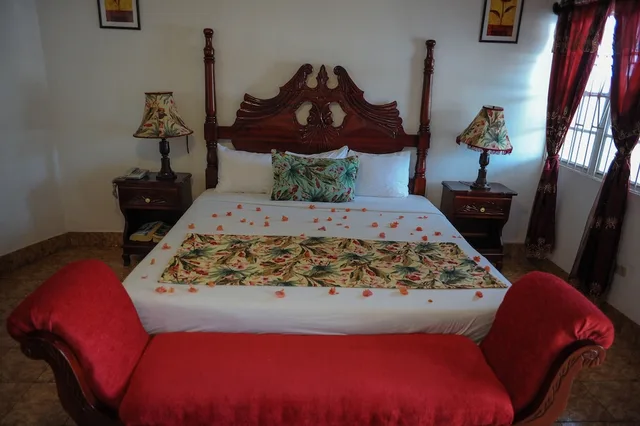 غرفة جونيور بسرير كينج، Glorianna Hotel 2/3