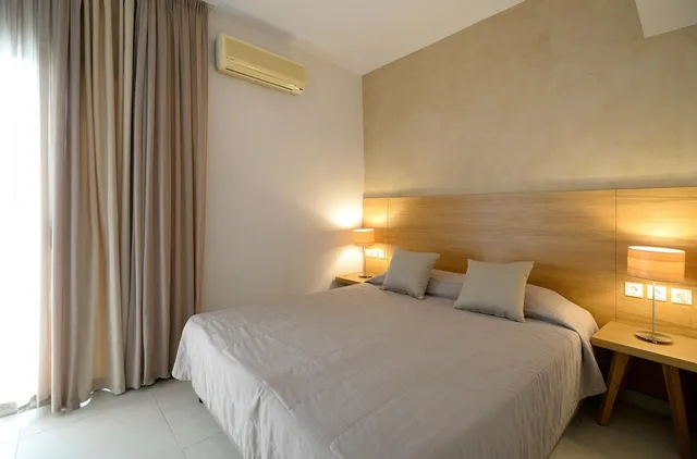 غرفة قياسية بإطلالة جزئية على البحر، Golden Beach Hotel 6/10