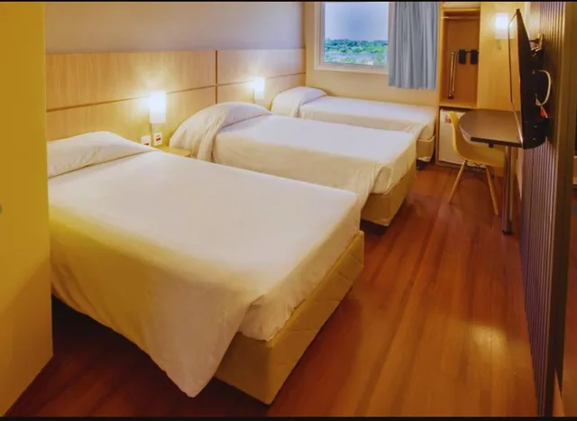 غرفة ثلاثية بثلاثة أسرّة، Hus Hotel Dourados 2/2