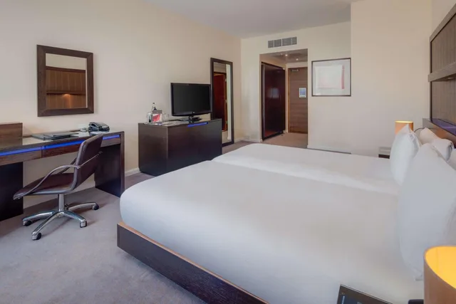 Room, Twin Beds, Hilton London Canary Wharf 8/15
