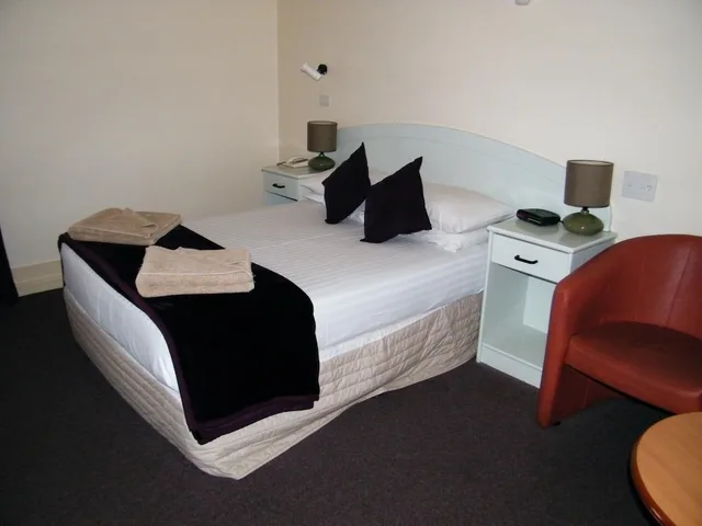 غرفة بسرير كوين وسرير فردي، Grand Tasman Hotel 3/5