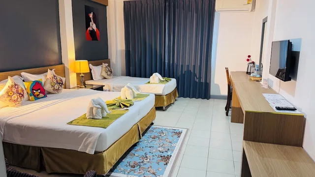 غرفة ديلوكس عائلية بسرير كينج وسرير فردي، Patong Sino House 4/10