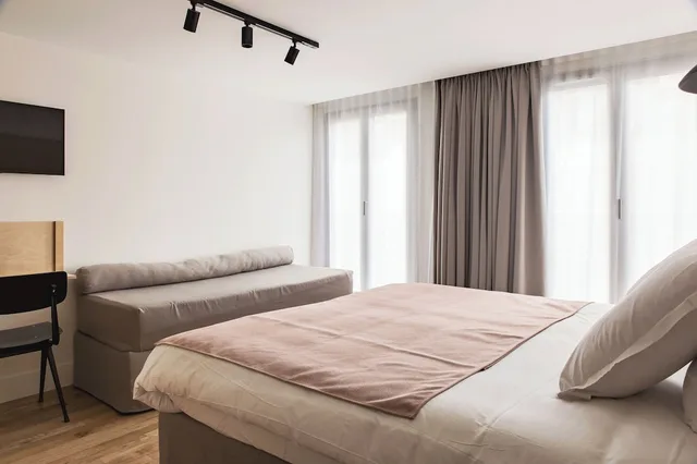Superior, Triple, New Hotel Opera 9/10