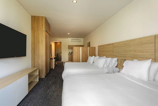 جناح جونيور بثلاثة أسرّة مع أريكة، Alko Hotel Integrado 1/9