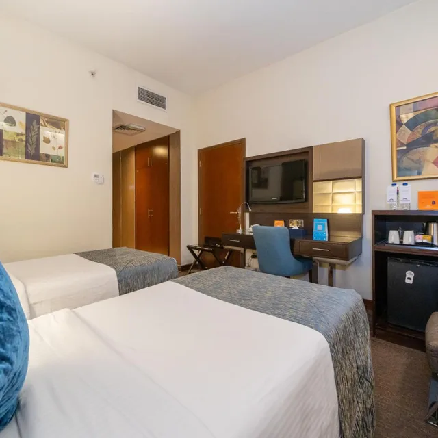 غرفة ديلوكس بسرير فردي، Howard Johnson by Wyndham Bur Dubai 2/3