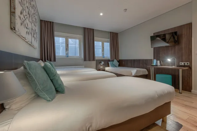 غرفة رباعية بأربعة أسرّة، Hotel Damsquare 1/10
