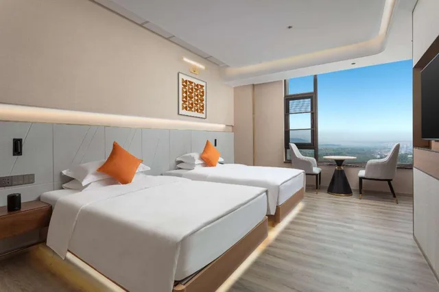 Deluxe, Twin Beds, Hot Spring Bath، Hawthorn by Wyndham Honghe Mile Hot Spring 1/2