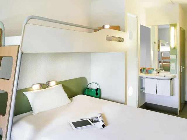 Basic, Queen Bed, Felix Hotel Darmstadt 1/1