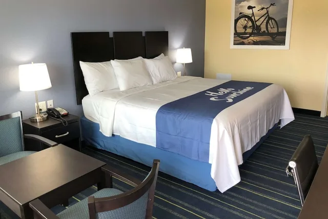 غرفة بسرير كينج، Days Inn by Wyndham Charles Town/Harpers Ferry 4/7