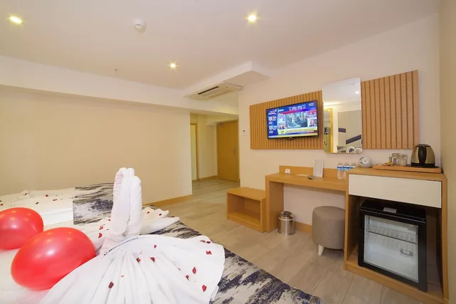 غرفة اقتصادية ثلاثية بسرير مزدوج وسرير فردي، Downtown Sirkeci Hotel 9/10