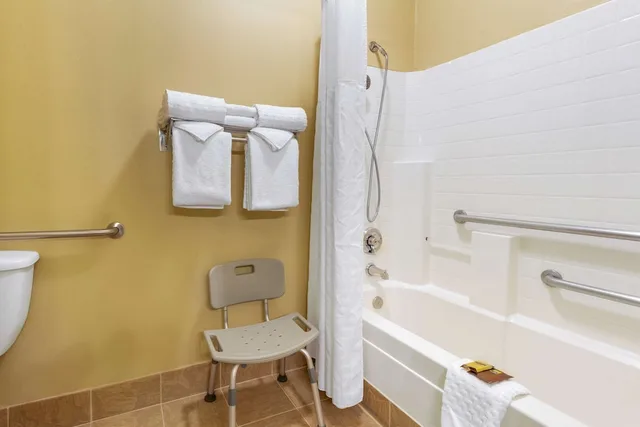 غرفة قياسية بسريرين كوين لذوي الإعاقة، Best Western Plus Columbia River Inn 7/8