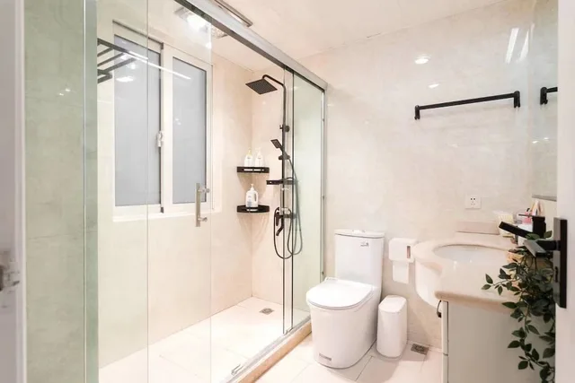 2 Bedrooms, Senior, Apartment, Queen Bed, Balcony، Book and Bed-People's Square 10/10