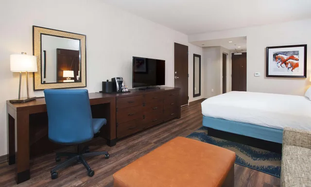 جناح بسرير كينج، Hilton Garden Inn Burbank Downtown 3/5