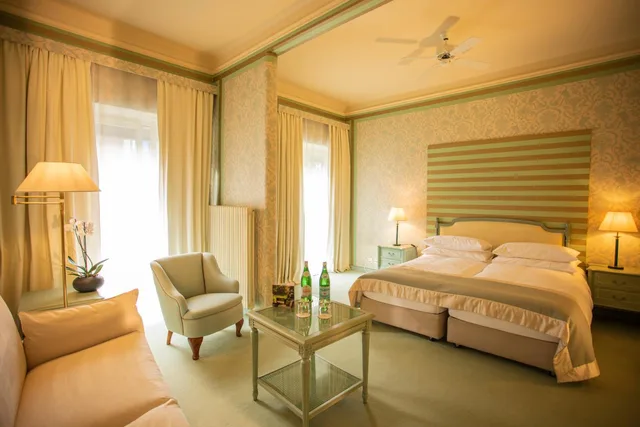 Backyard, Double or Twin Bed, GRAND HOTEL VILLA CASTAGNOLA 1/3