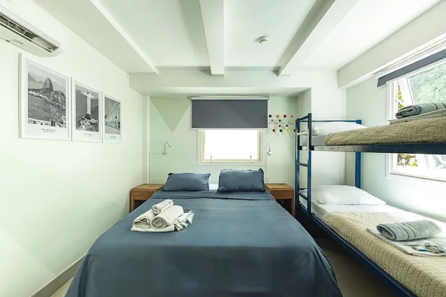 غرفة رباعية بسرير مزدوج وسرير بطابقين، El Misti Hostel Ipanema 8/10