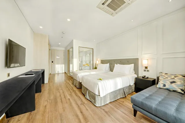 Golden Bay, Deluxe, Twin Beds, Bay View, Balcony، Wyndham Danang Golden Bay 2/4
