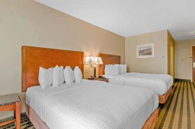 غرفة قياسية بسريرين كوين، Best Western North Roanoke 2/5