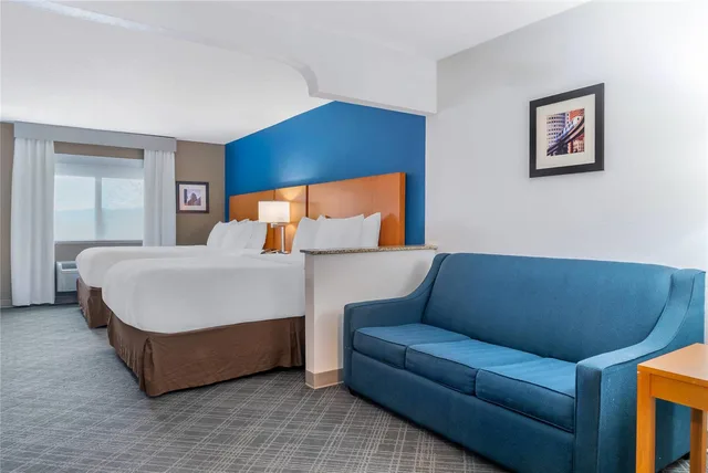 جناح بسريرين كوين، Comfort Suites Auburn Hills-Detroit 2/3