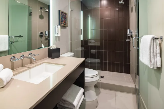 غرفة قياسية بسرير كينج، Hotel Lucent 2/4