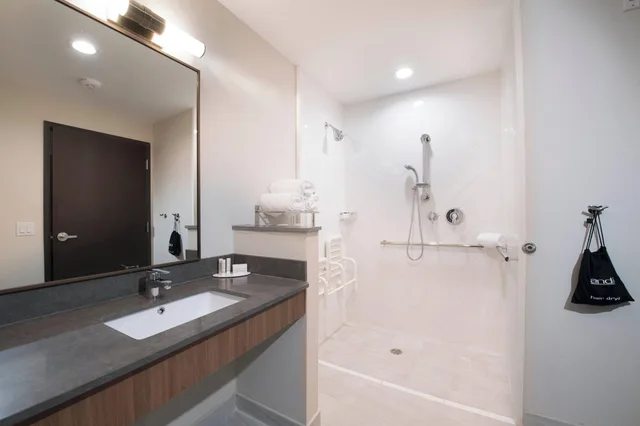 غرفة بسرير مزدوج لذوي الإعاقة، Fairfield Inn & Suites By Marriott Tyler South 2/2