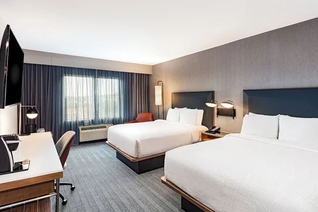 غرفة بسريرين كوين بإطلالة، Courtyard By Marriott Anaheim Resort Convention Center 2/7