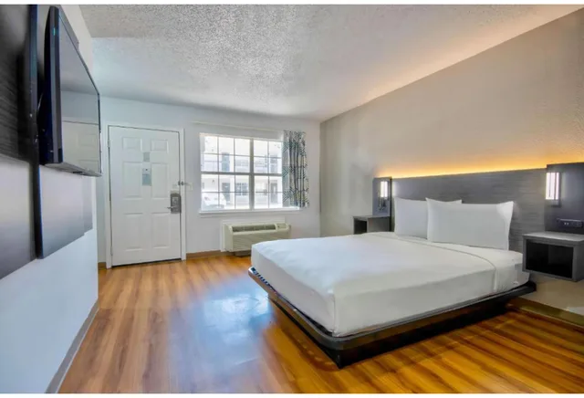 غرفة بسرير كوين لغير المدخنين، Studio 6 Extended Stay - Austin, TX - Midtown 2/6