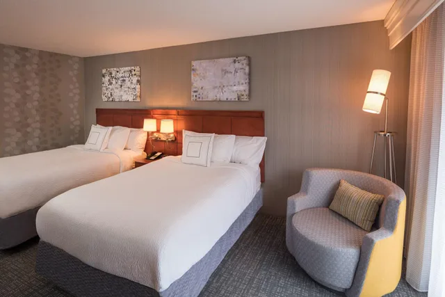 غرفة رباعية لذوي الإعاقة، Courtyard New Haven Orange Milford 1/2