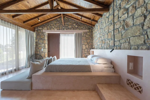 Stone, Junior Suite, Queen Bed, Pool View، Fillis House 1/3
