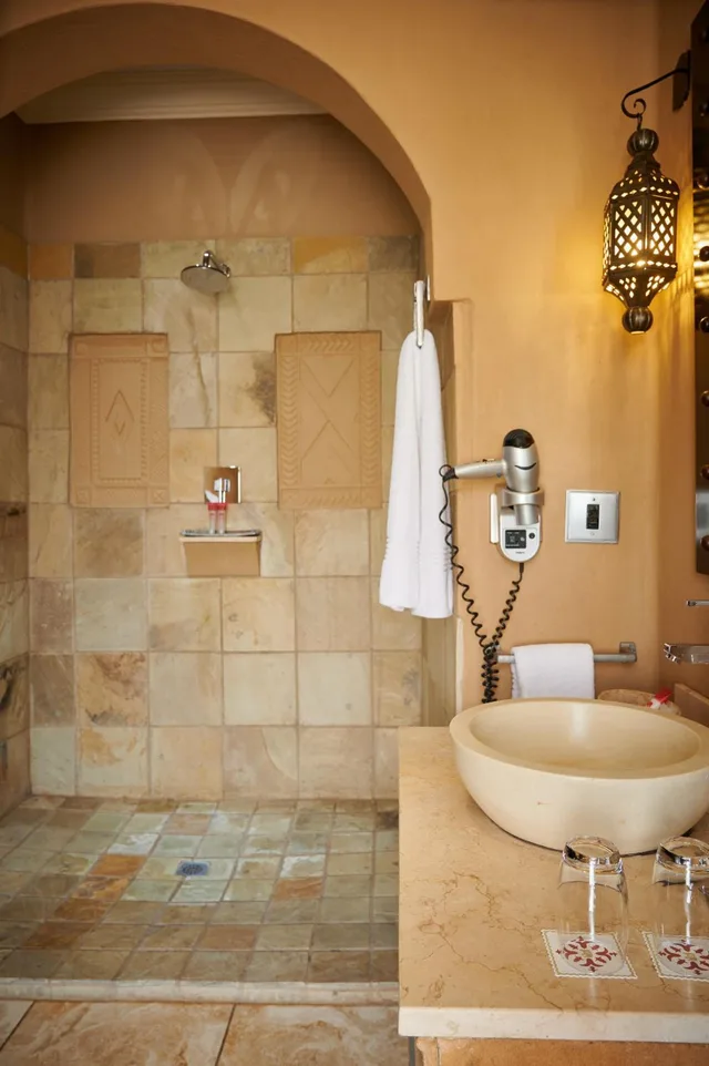 غرفة قياسية بسرير مزدوج، The Royal Elephant Hotel Conference Centre 4/6