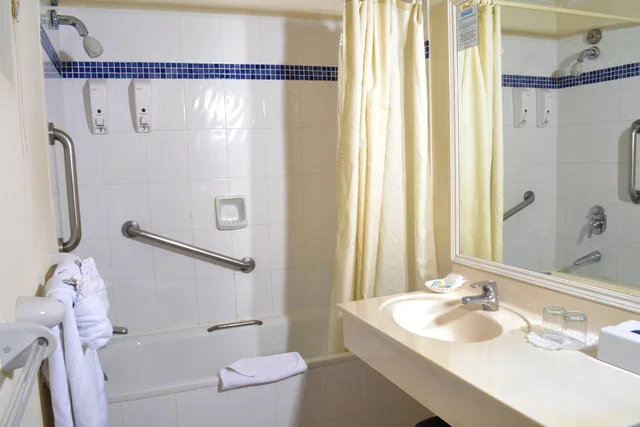 غرفة بإطلالة على البحر بغرفة نوم واحدة، Blue Orchids Beach Hotel 3/3