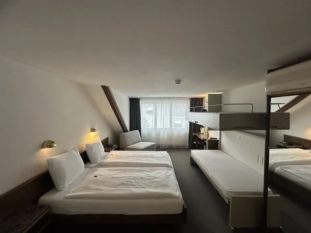 Room, Quintuple, Twin Beds, 2 Bunk Beds, Sofa، MINOTEL BASLERTOR SUMMER POOL 1/2