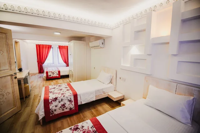 غرفة اقتصادية رباعية بسرير مزدوج وسريرين منفصلين، Aksoy Butik Otel 2/4