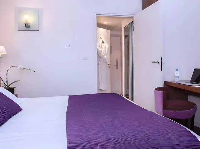 غرفة كلاسيكية، Ampere Hotel 2/2