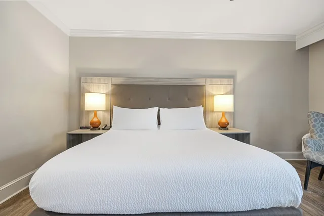 Room, King Bed, Resort Side, The Ridges Resort And Marina 1/6