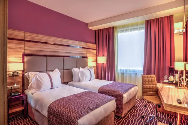 غرفة بسرير مزدوج أو سريرين منفصلين، Holiday Inn Plovdiv 8/10