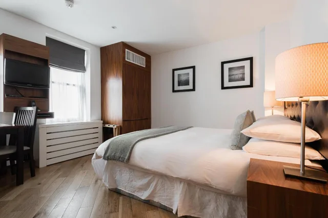 Studio, Presidential Apartments - Kensington 2/10