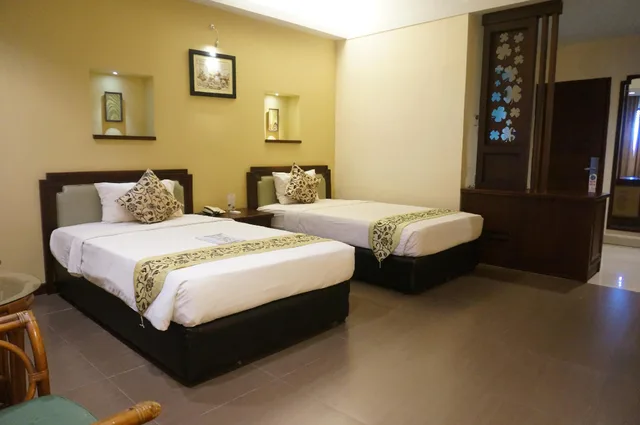 Deluxe, Twin Beds, Losari Beach Hotel 1/2