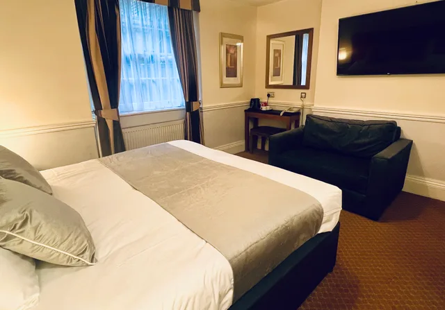 غرفة قياسية ثلاثية، Hotel Cavendish 1/2