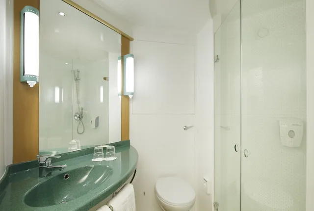 غرفة سوبيريور بسرير مزدوج وسرير فردي، IBIS CHARLEROI CENTRE GARE 6/7