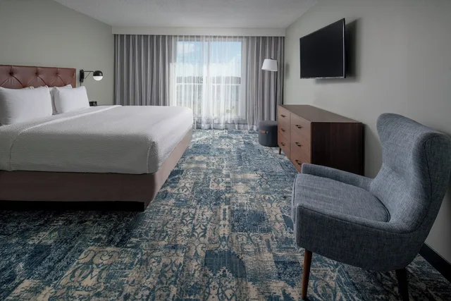 جناح بسرير كينج بغرفة نوم واحدة، Four Points by Sheraton Suites Tampa Airport Westshore 1/5