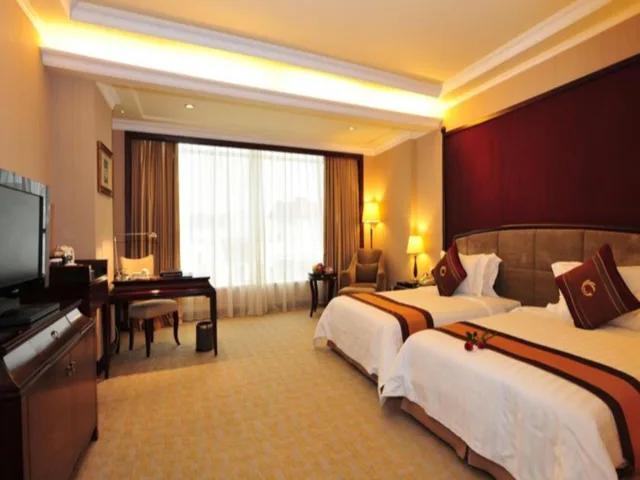 Deluxe, King Bed, Royal Marina Plaza 1/2