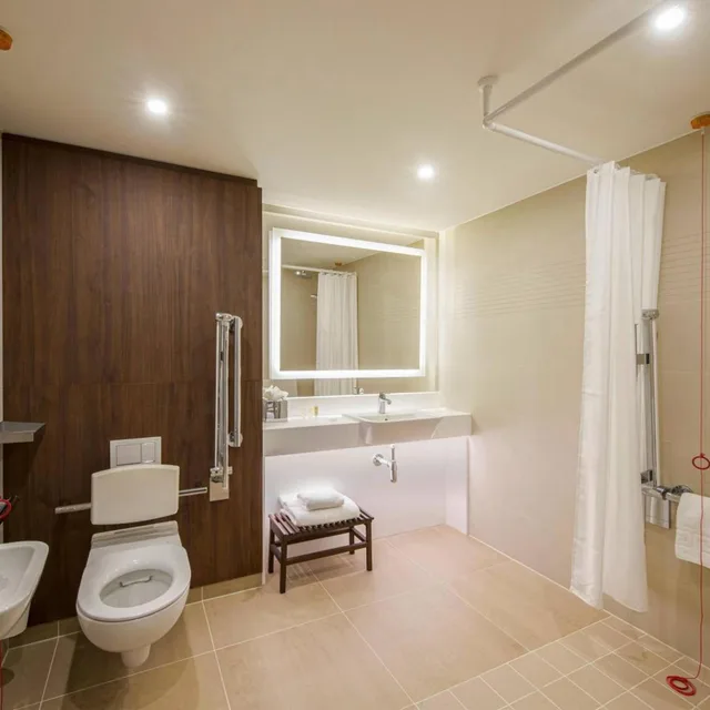 غرفة قياسية بسرير كينج، Courtyard by Marriott Inverness Airport 7/8