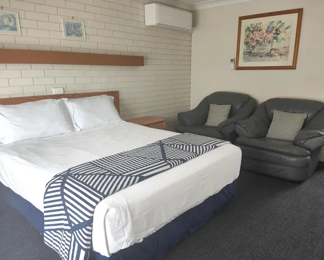 غرفة تنفيذية بسرير كوين، Alfred Motor Inn 2/2